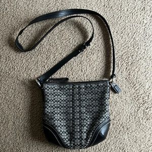 Womens Coach handbag: